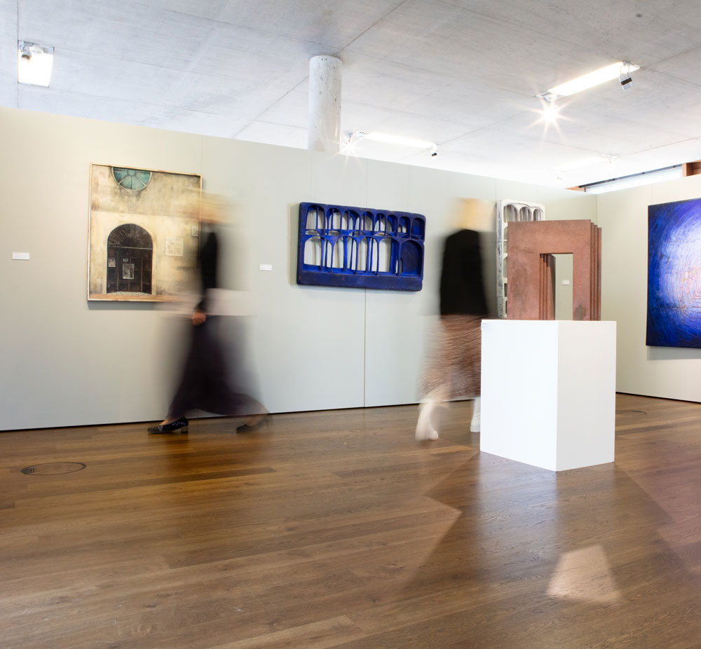 Besucher in der Galerie